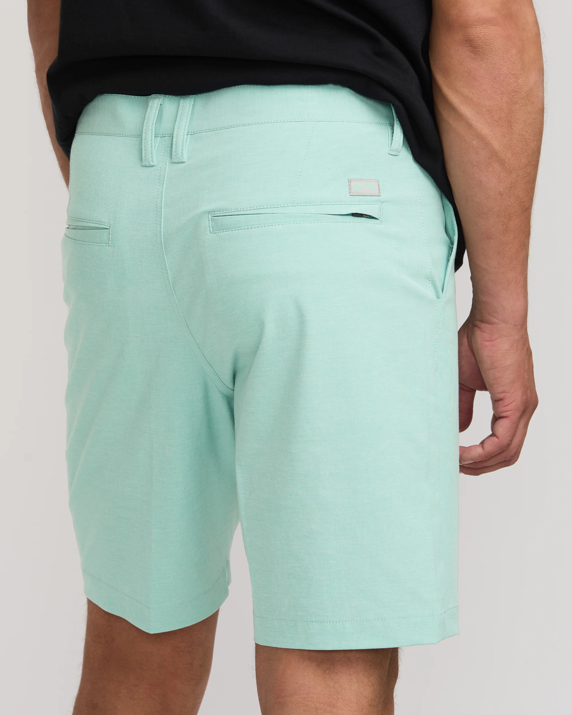 Crossfire Submersible 19" Hybrid Shorts - Bermuda - Image 2