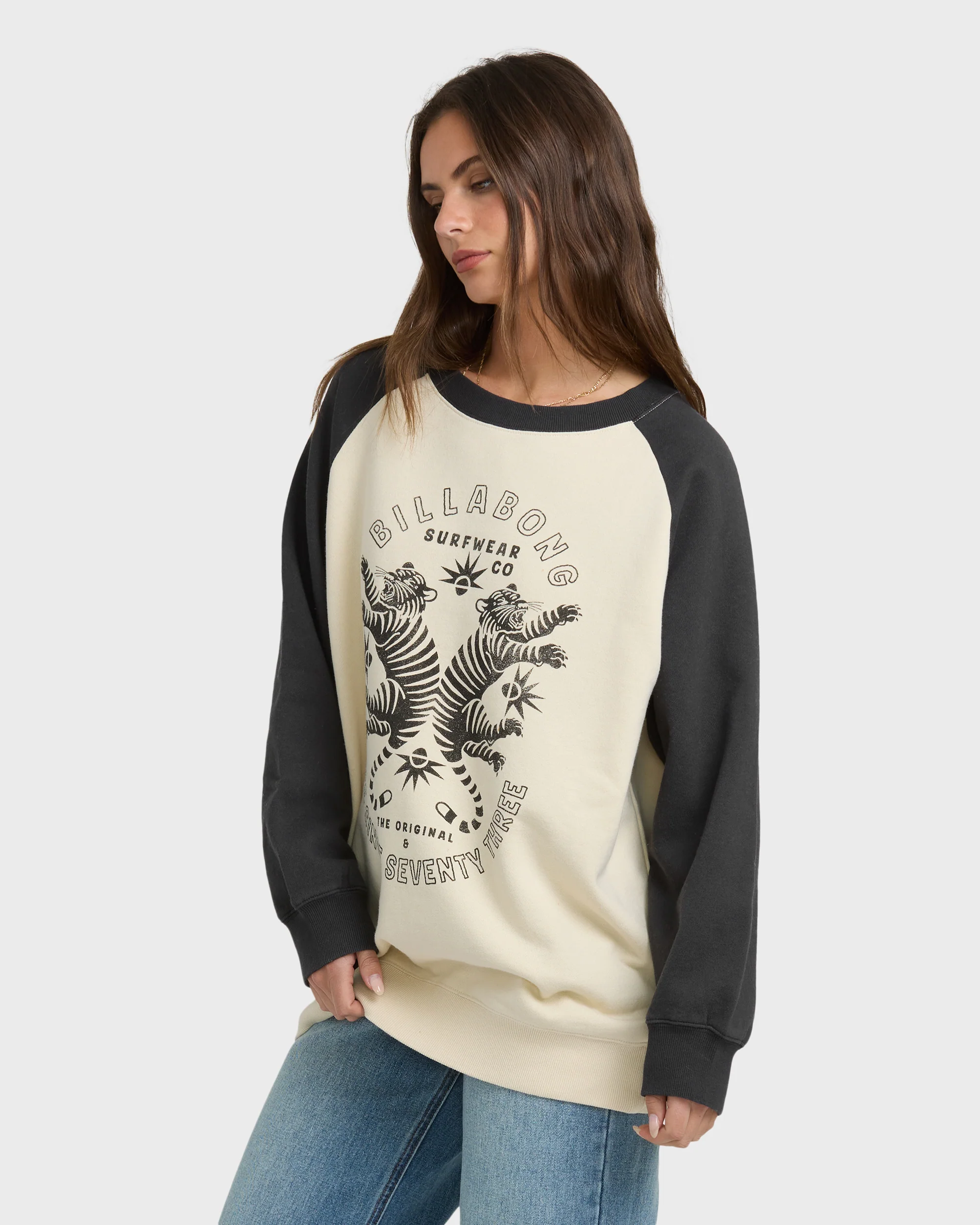 Emmers Raglan Crewneck Sweatshirt - Black Sands - Image 4