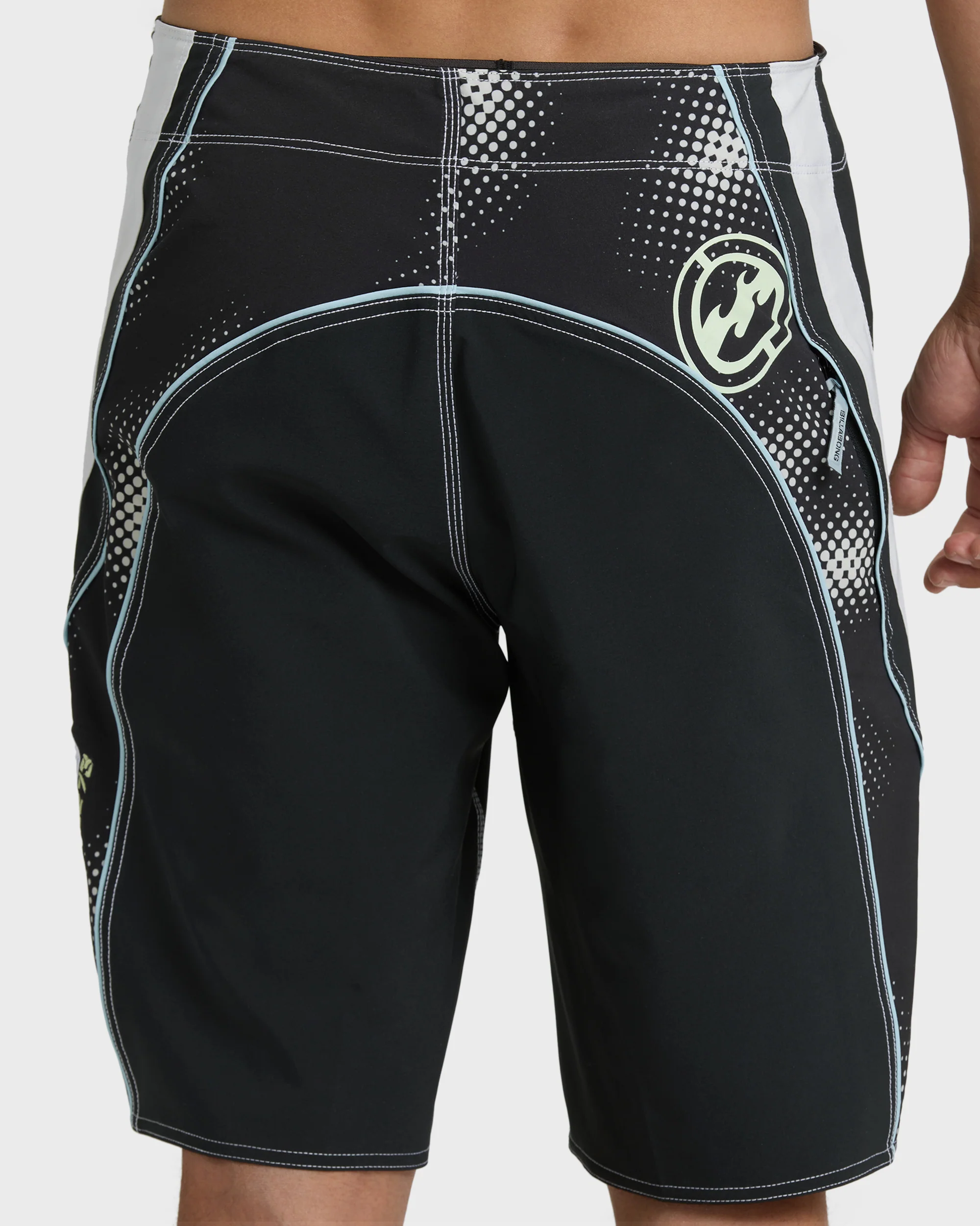 Fluid 2k Pro 21" Boardshorts - Black/White - Black - Image 5