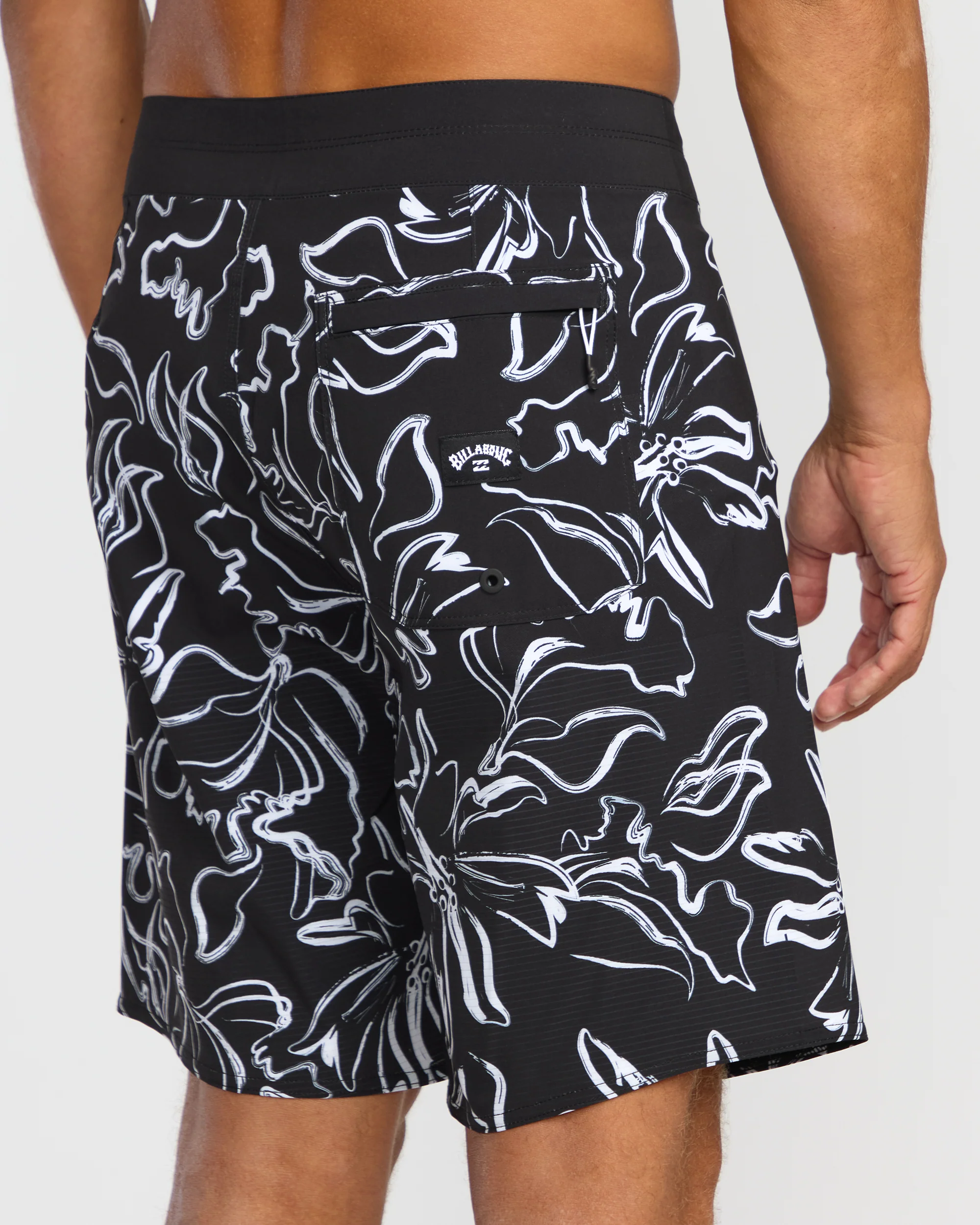 Sundays Airlite 19" Boardshorts - Black White - Image 8