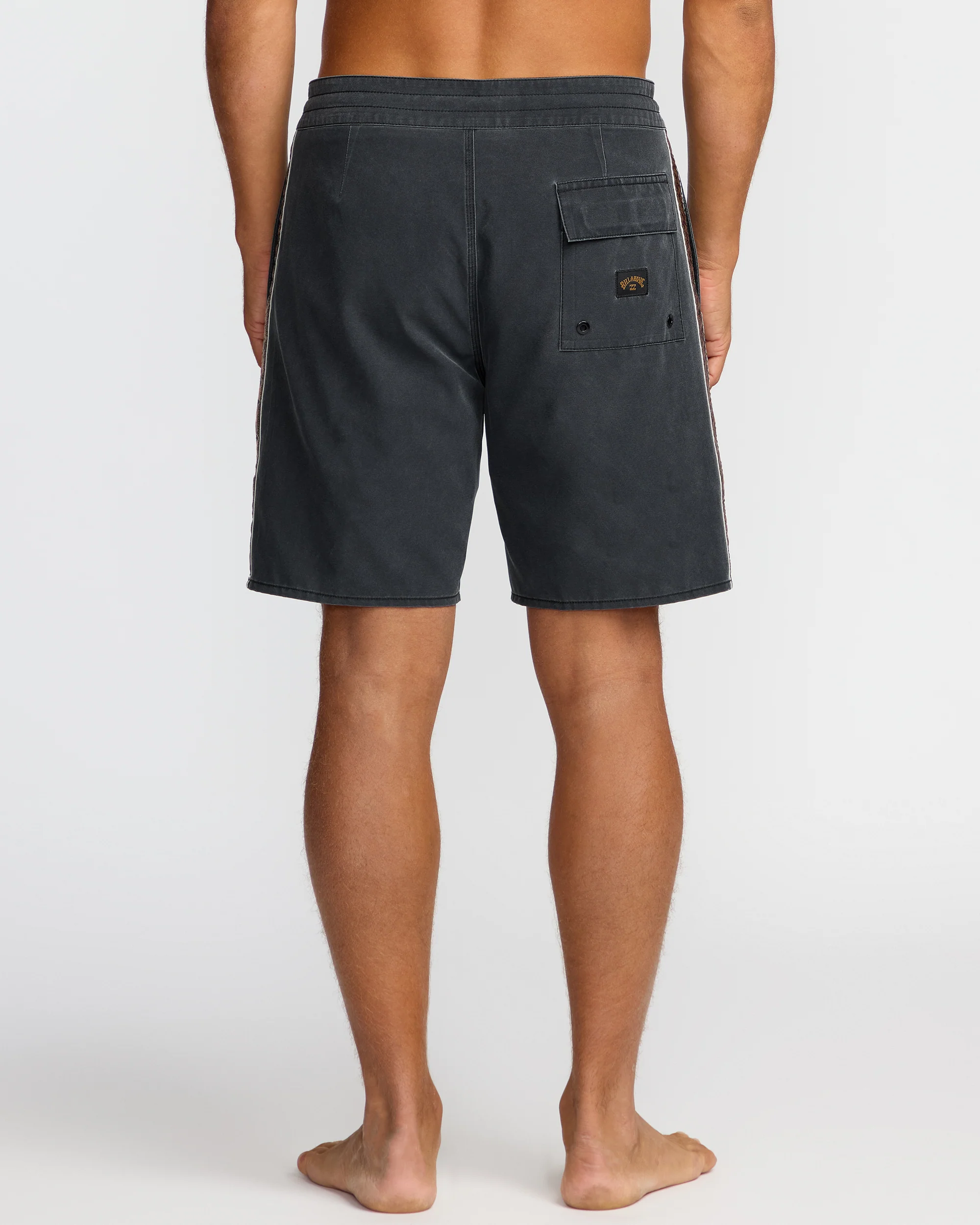 Wategos Lo Tide 19" Boardshorts - Phantom - Image 2
